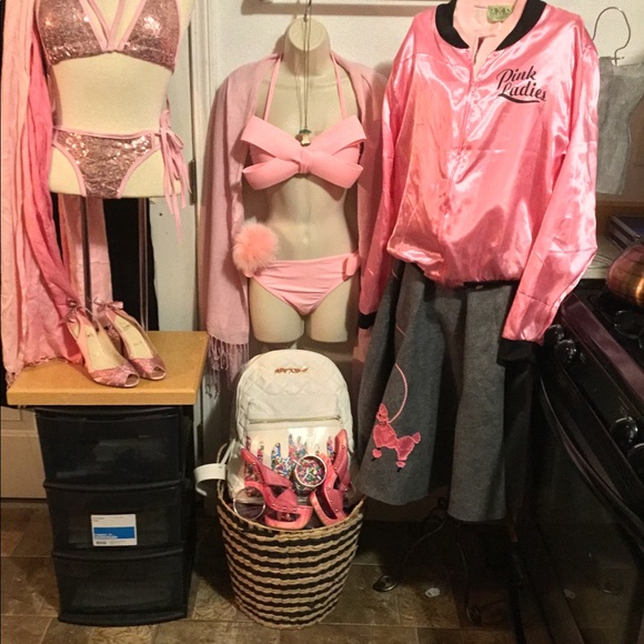 Spring Break Theme Pink Belly Bikinis 💞🖤💞🖤💞🖤 - Picture 2 of 15